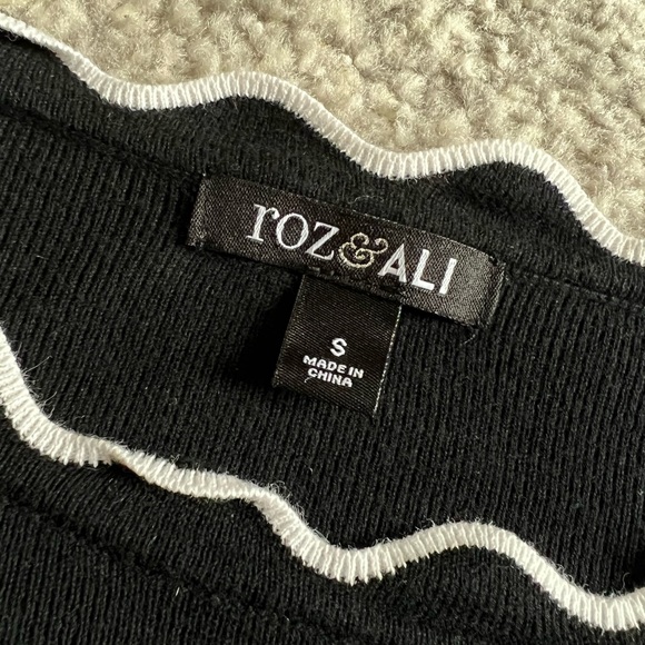 Roz&Ali sweater - Picture 2 of 2